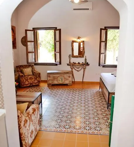 Meandros In Old Town *