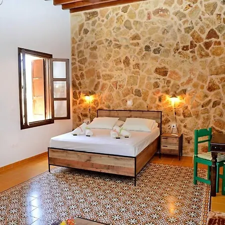 Meandros In Old Town