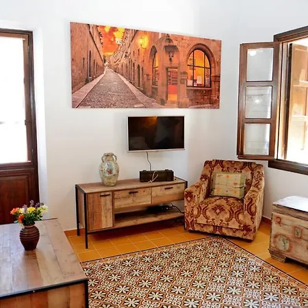 Meandros In Old Town Rhodes City