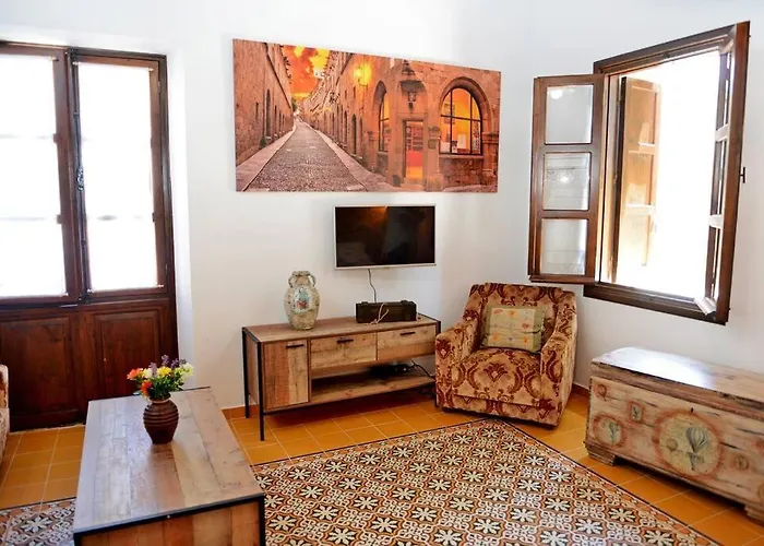 Meandros In Old Town Rhodes City